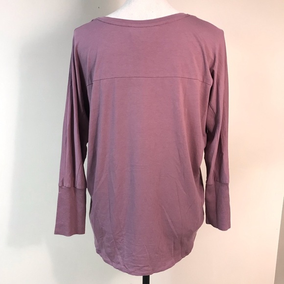 Two by Vince Camuto V-Neck Top Medium Pink Casual Long Sleeve - Picture 4 of 6